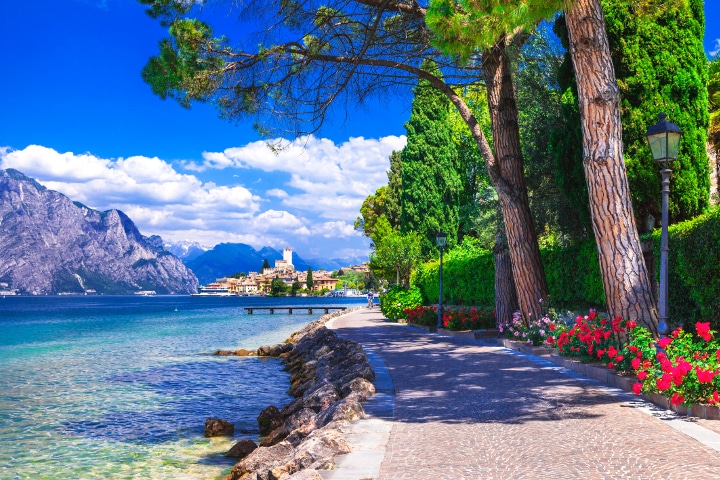 Gardasee_Promenade_Thinkstock-470834522_2