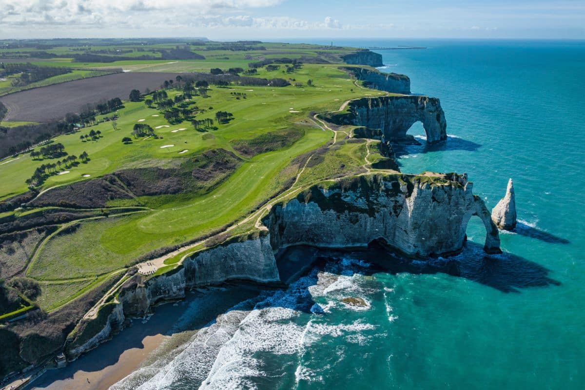 Klippen von Etretat in der Normandie in Frankreich