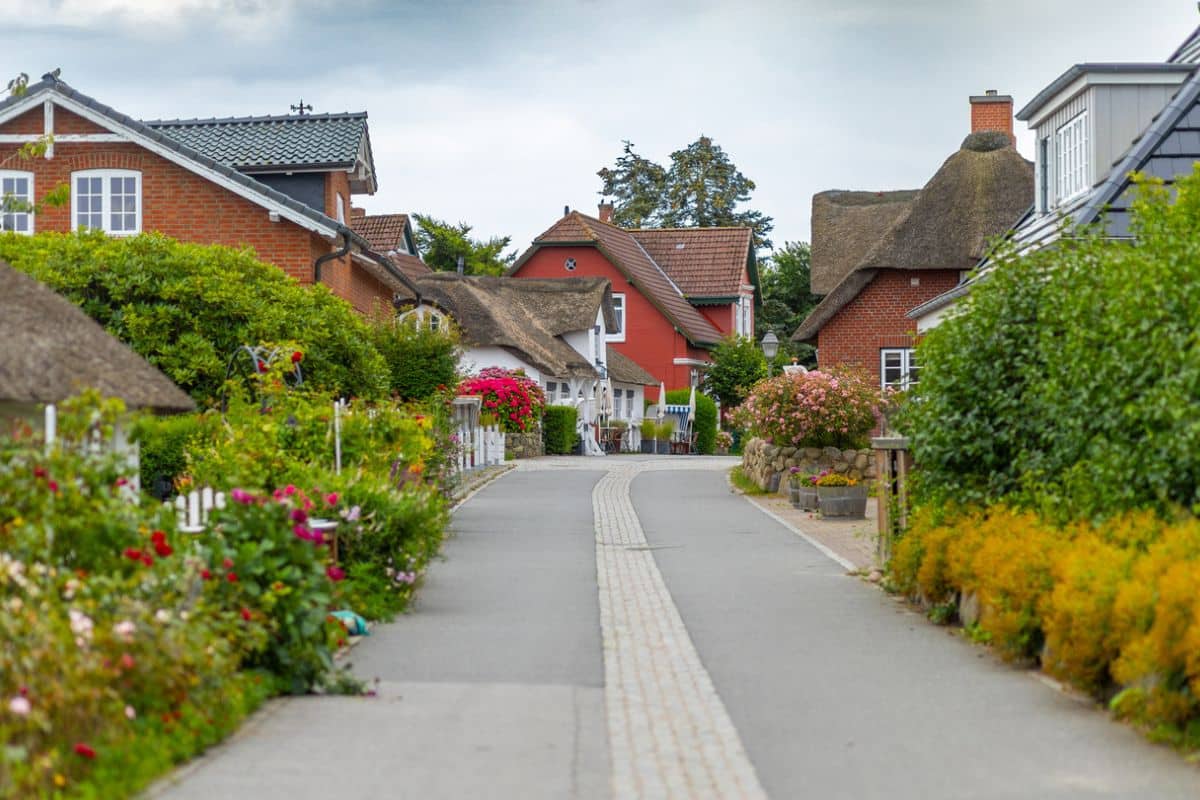 Schöne Häuser, die man auf Amrum mit Kindern bestaunen kann