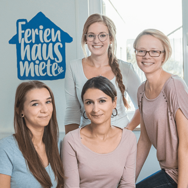 Ferienhausmiete_Team-768x768.png