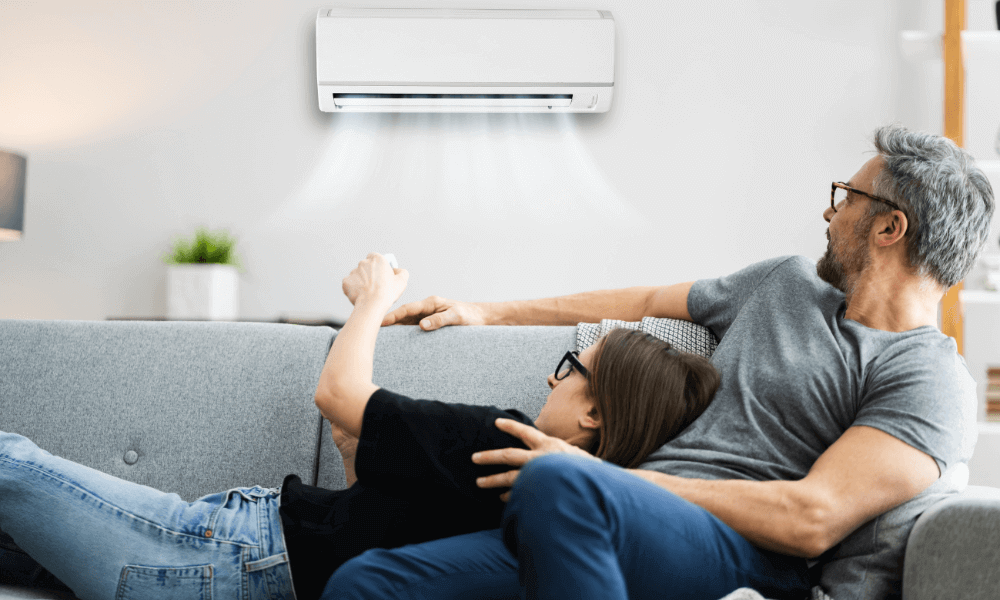 Eine Klimaanlage zum Wohnung runterkühlen