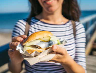 Fischbrötchen am Fischerstrand